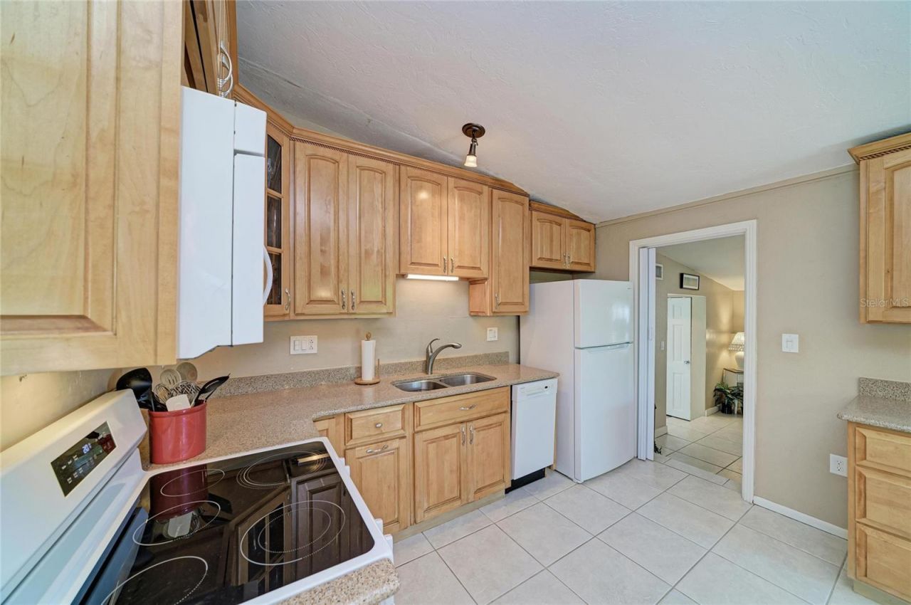 2711 Avenue C, Holmes Beach, FL 34217 Photo