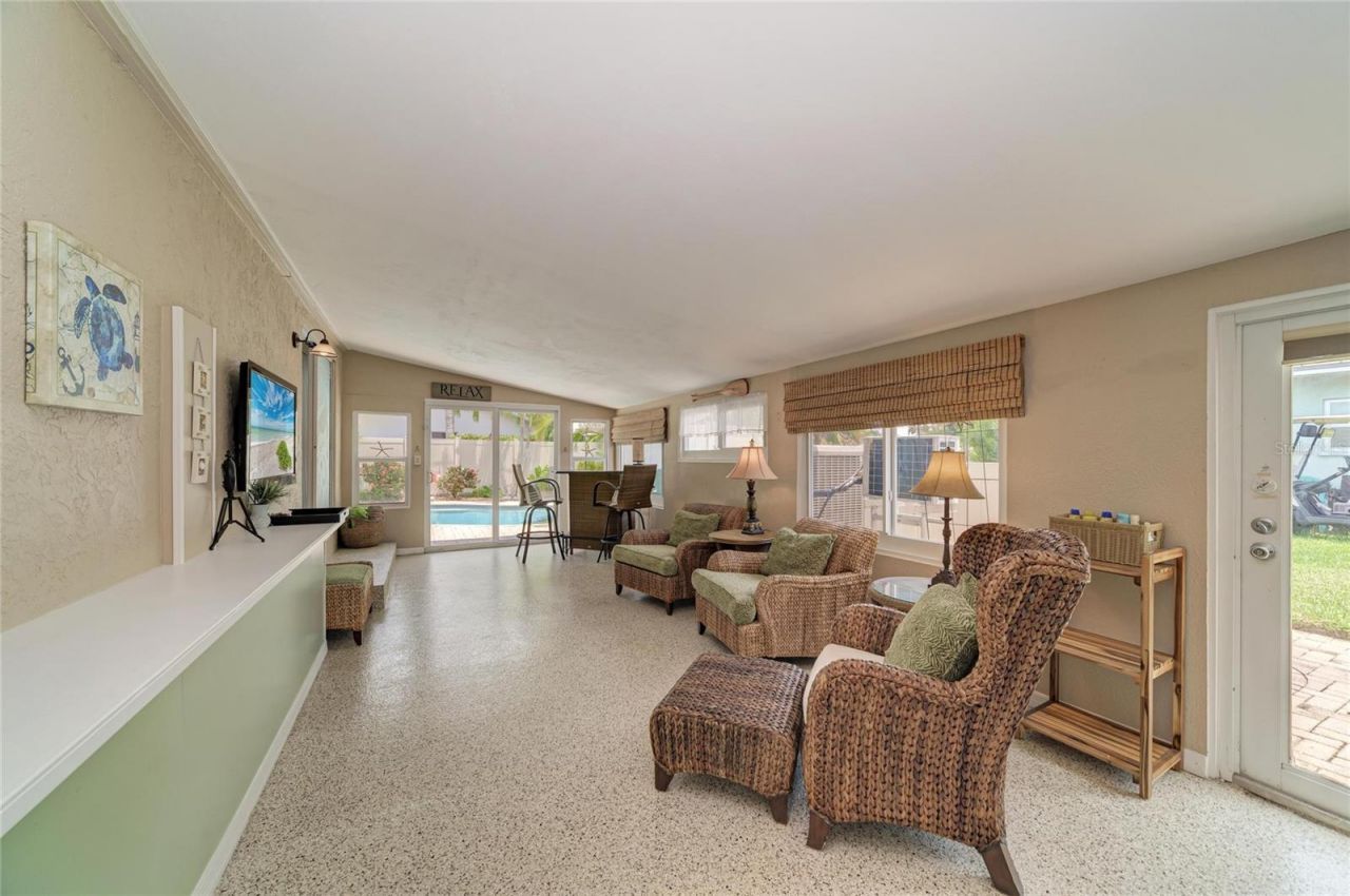 2711 Avenue C, Holmes Beach, FL 34217 Photo
