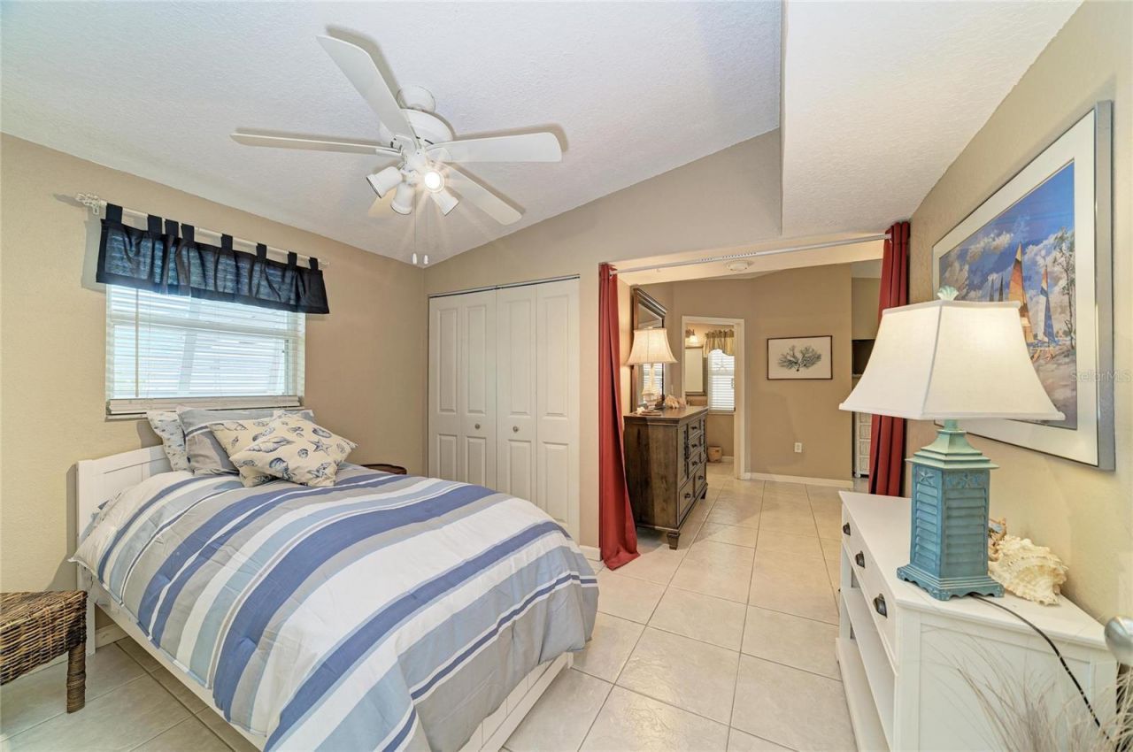 2711 Avenue C, Holmes Beach, FL 34217 Photo