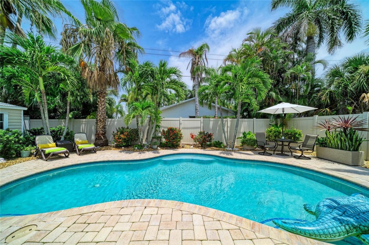 2711 Avenue C, Holmes Beach, FL 34217 Photo