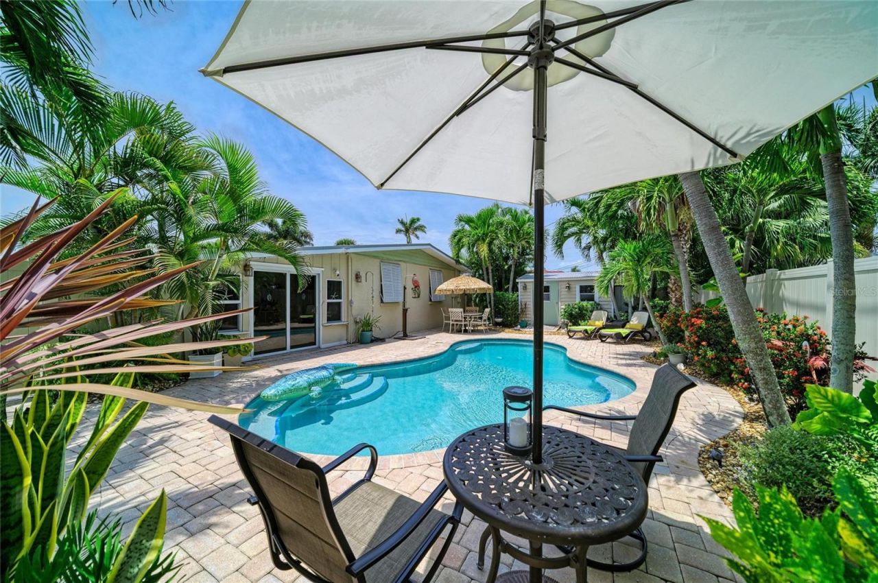 2711 Avenue C, Holmes Beach, FL 34217 Photo