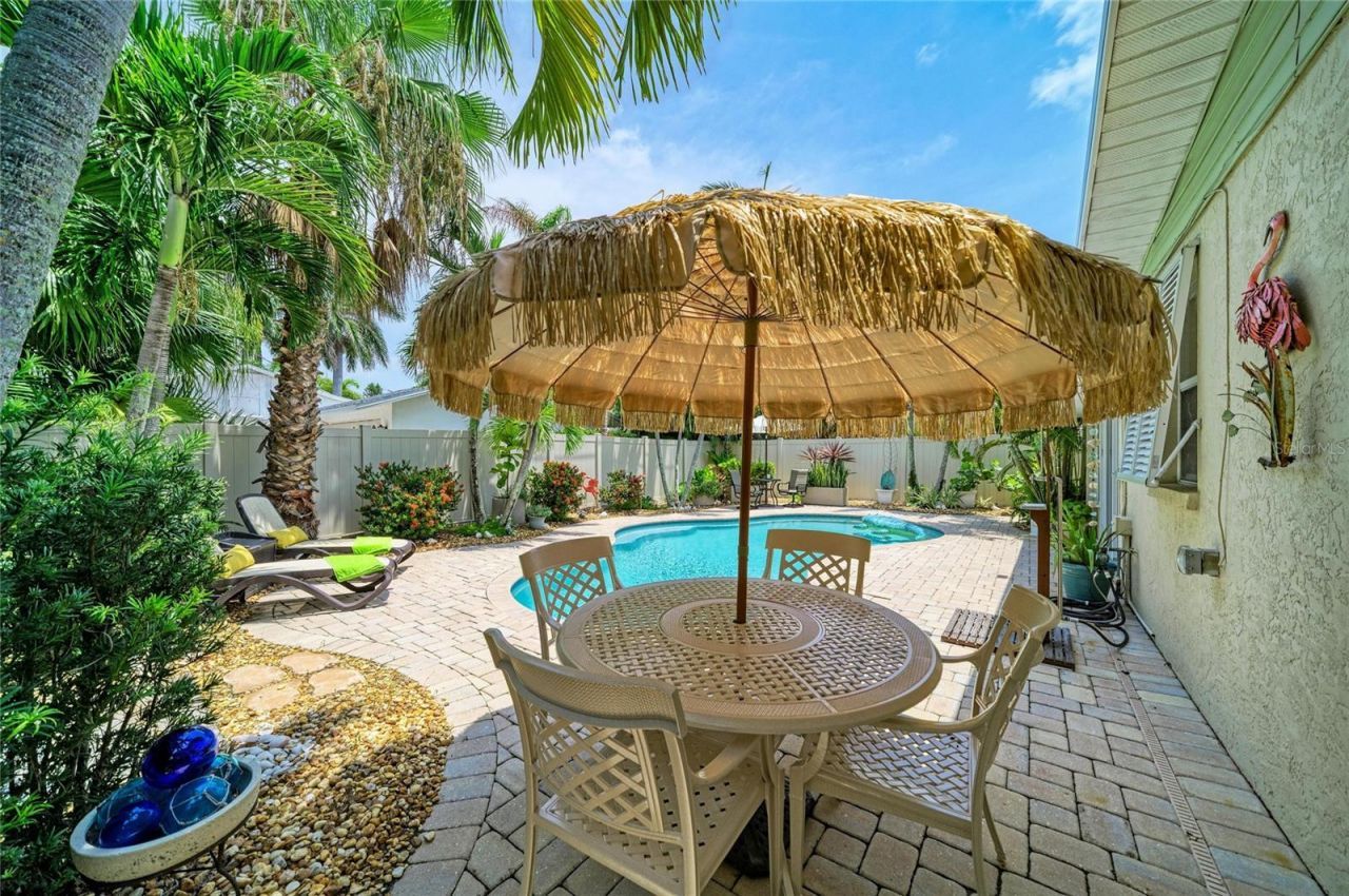 2711 Avenue C, Holmes Beach, FL 34217 Photo