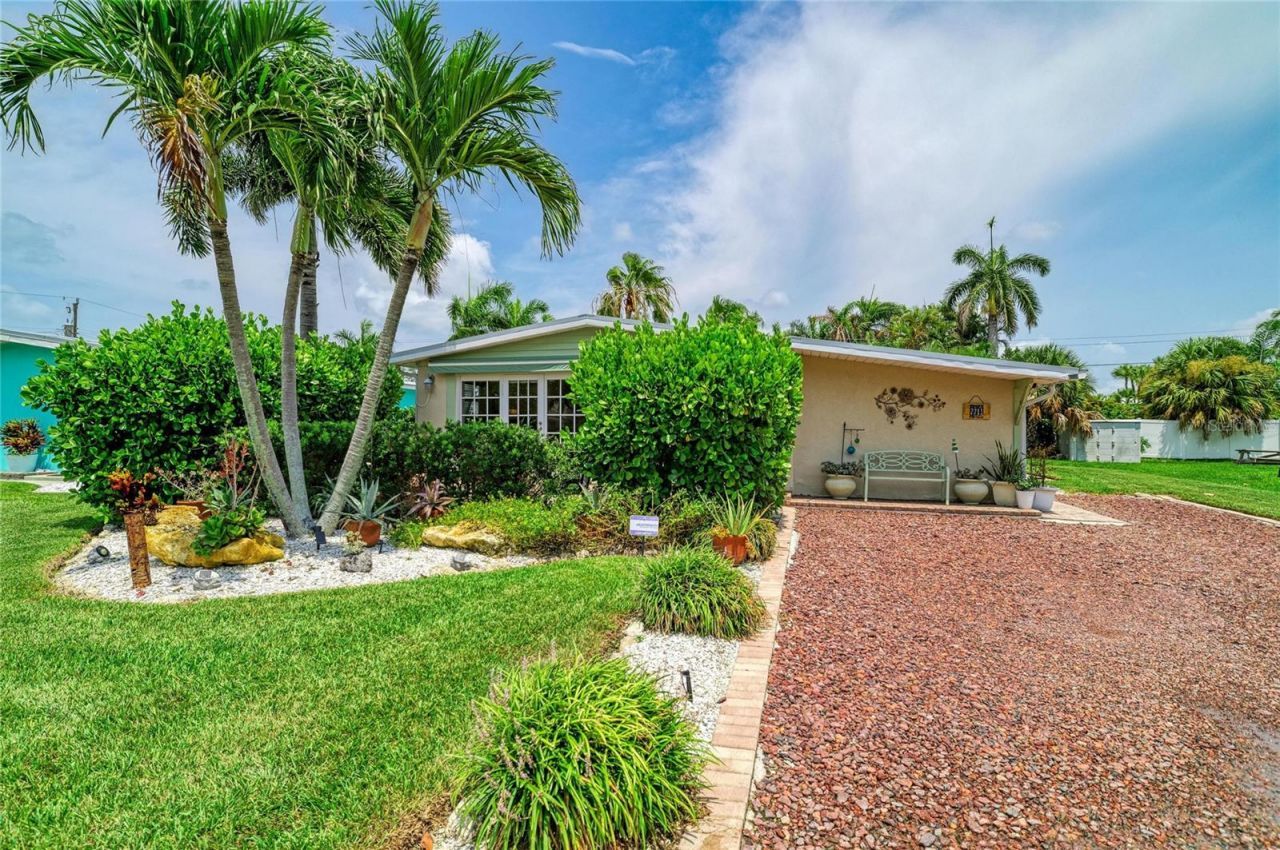 2711 Avenue C, Holmes Beach, FL 34217 Photo