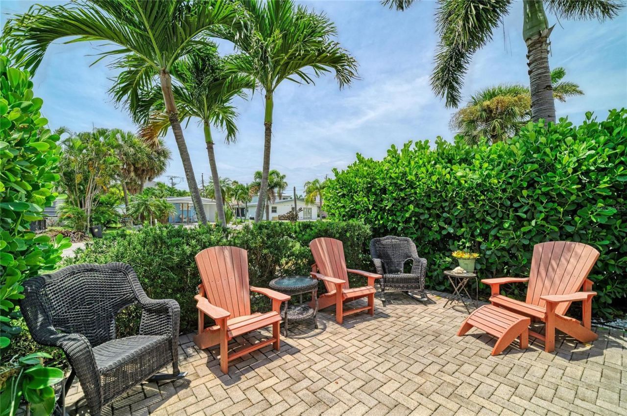 2711 Avenue C, Holmes Beach, FL 34217 Photo