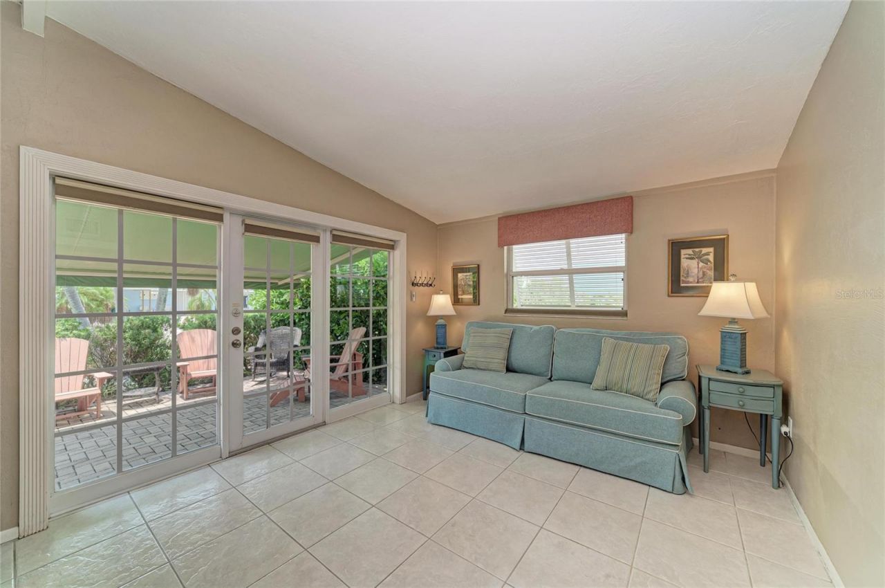 2711 Avenue C, Holmes Beach, FL 34217 Photo