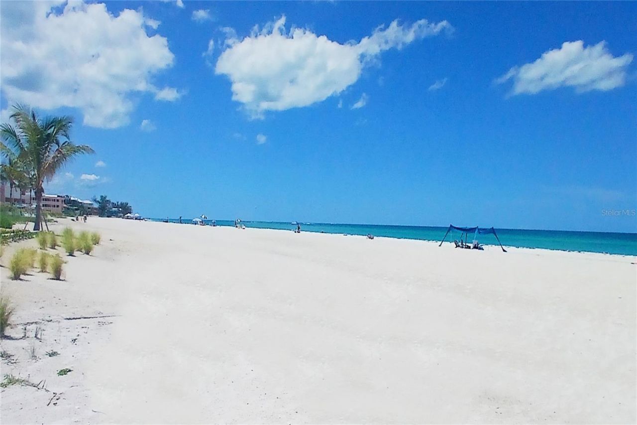 2711 Avenue C, Holmes Beach, FL 34217 Photo