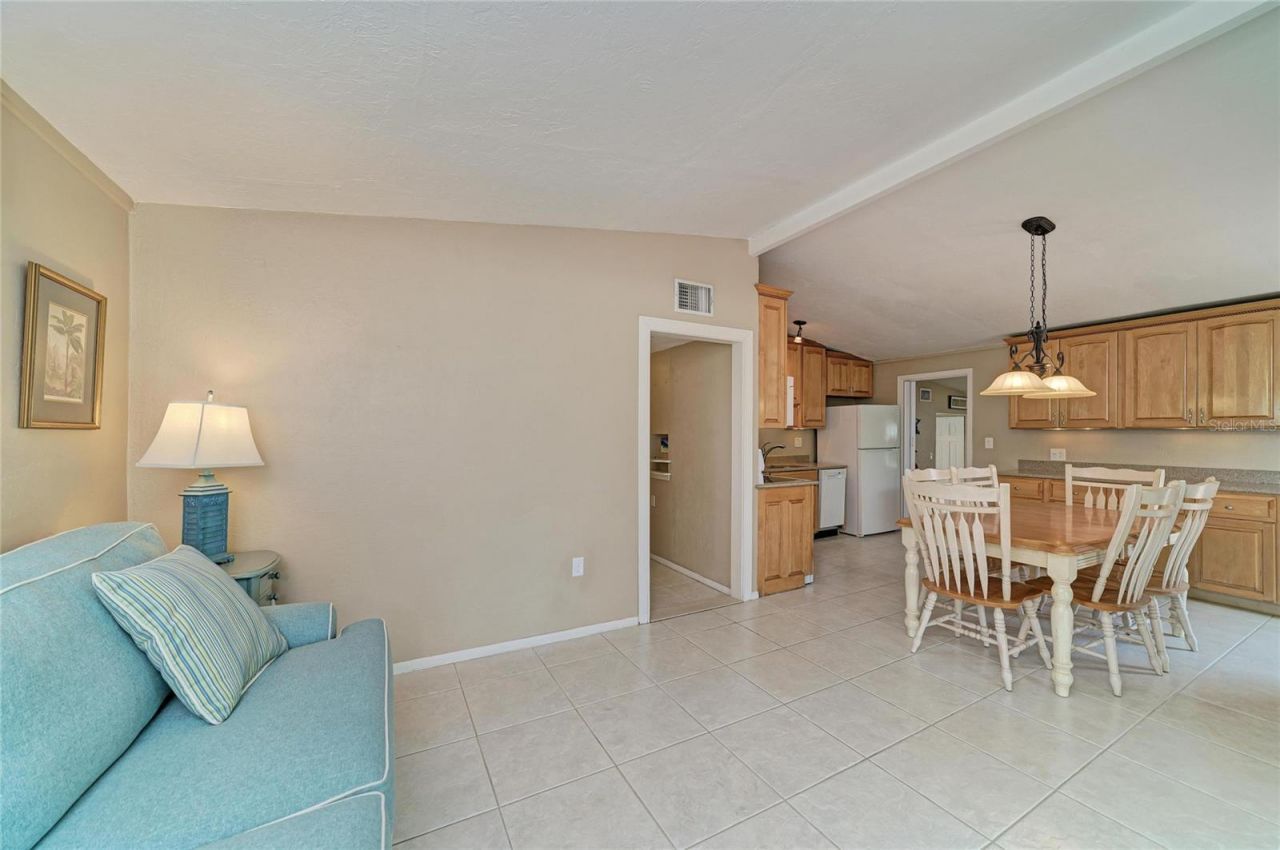 2711 Avenue C, Holmes Beach, FL 34217 Photo