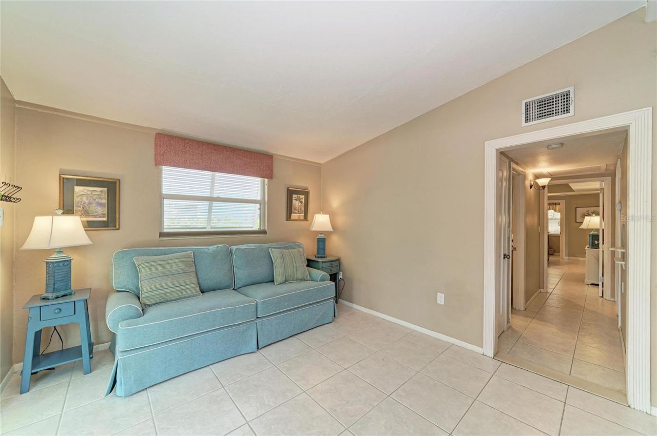2711 Avenue C, Holmes Beach, FL 34217 Photo