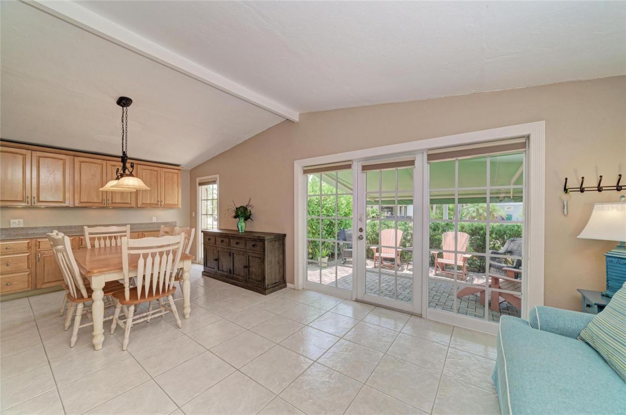 2711 Avenue C, Holmes Beach, FL 34217 Photo