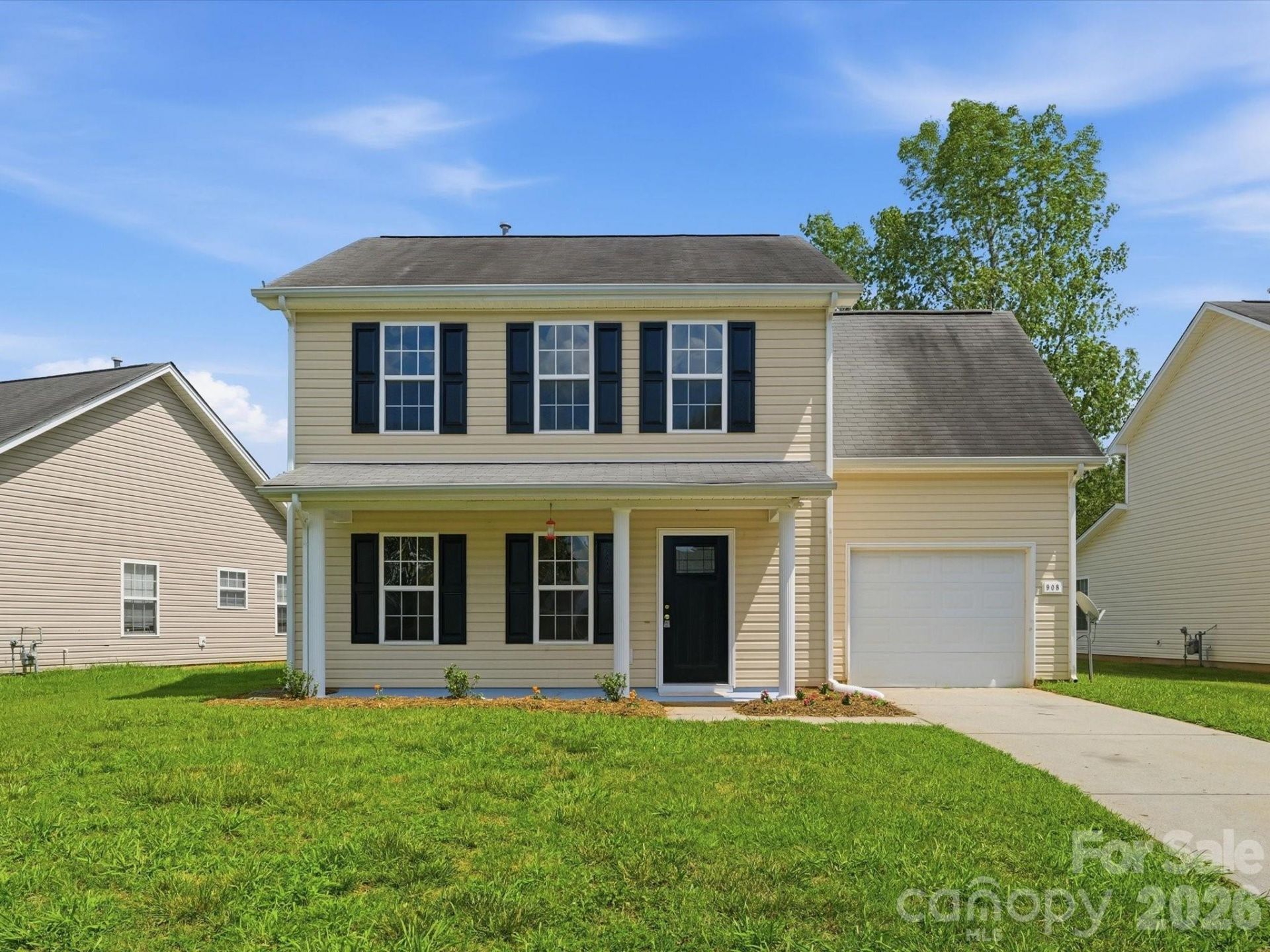 908 Lakehill Road, Charlotte, NC 28214 Main Photo