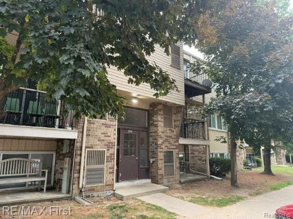 38280 FAIRWAY Court , Unit 139B, Clinton Township, Mi 48038