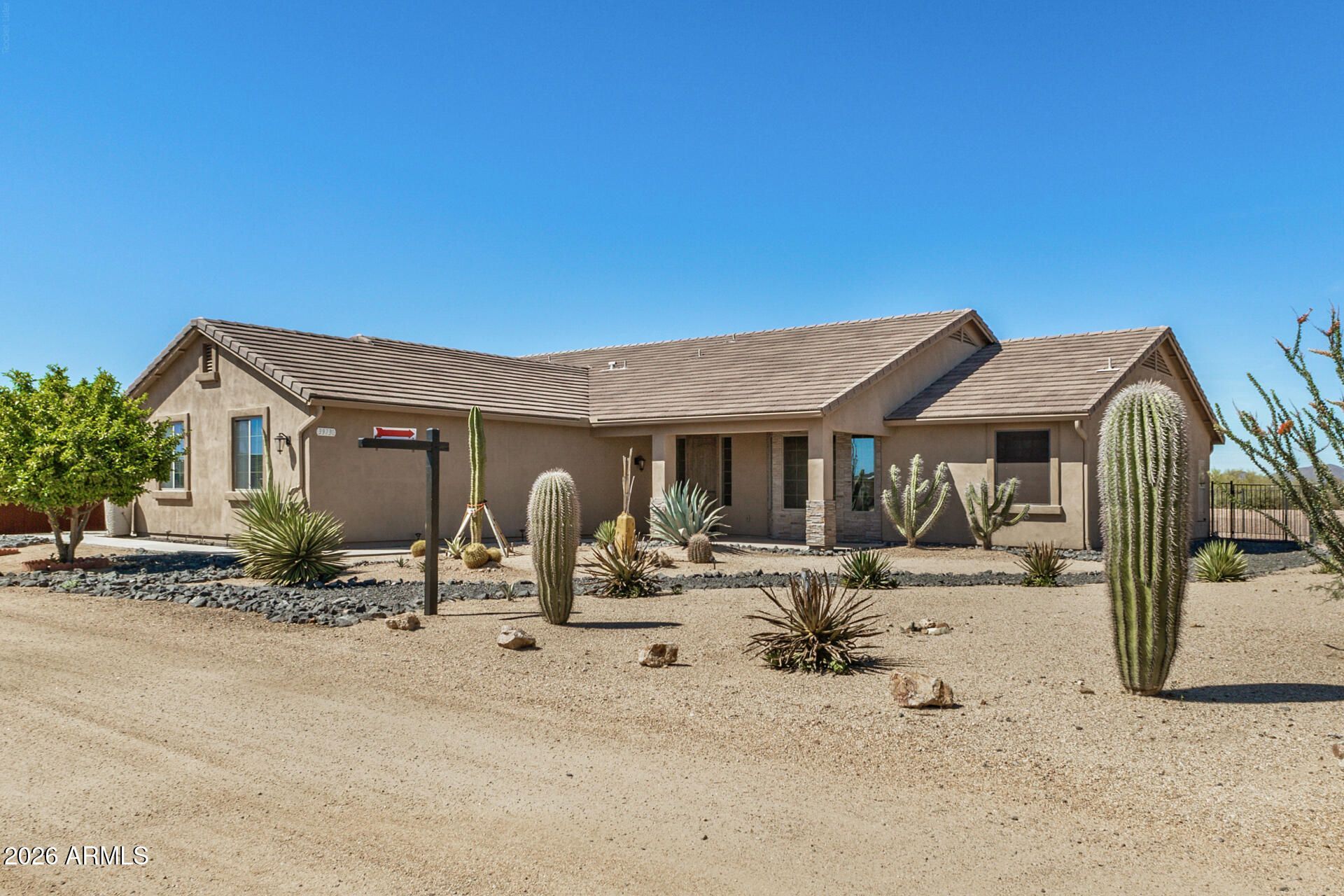 39730 N New River Road, Phoenix, AZ 85086 Main Photo