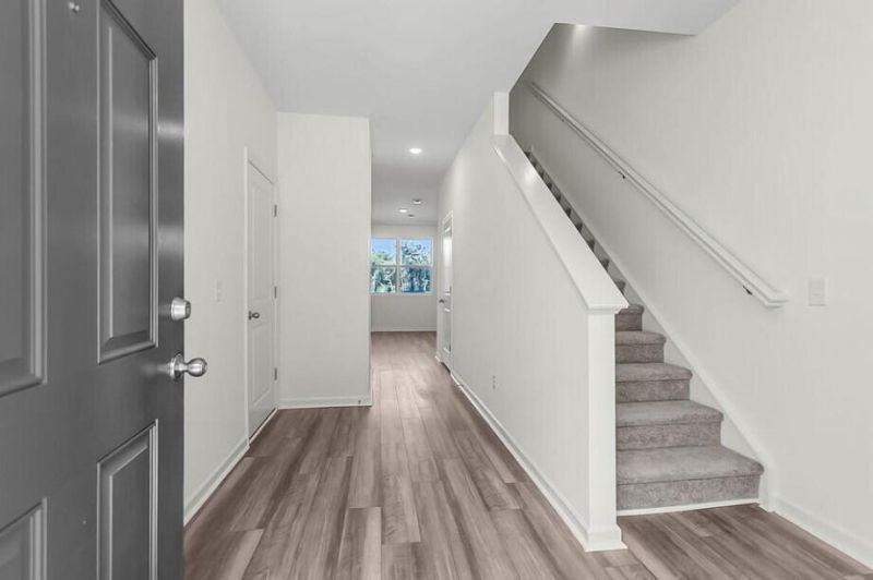 194 Halstead Drive Photo 4