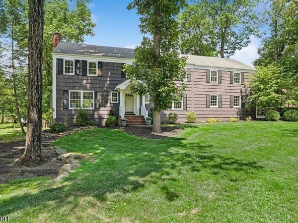 15 Byron Rd, North Caldwell, NJ 07006