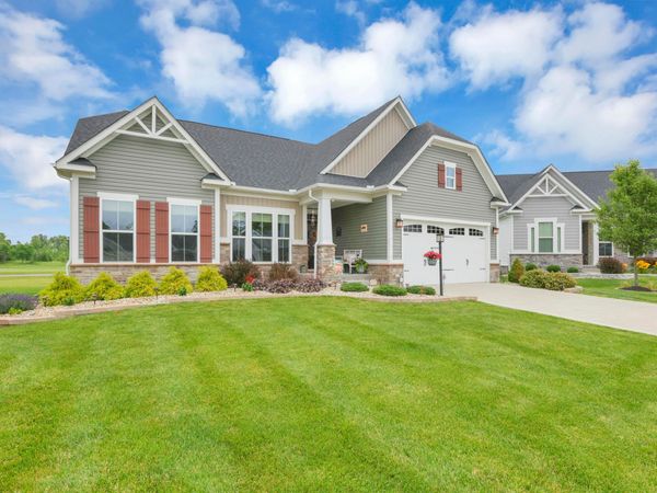 112 Carthage Court , Etna, OH 43062