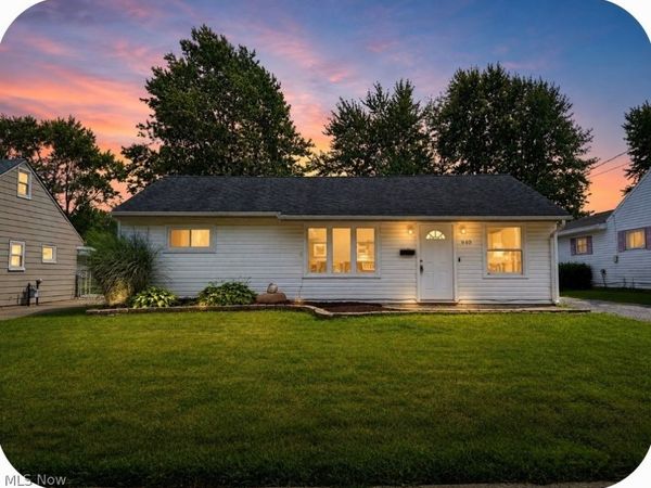 940 Oakwood Drive , Elyria, OH 44035