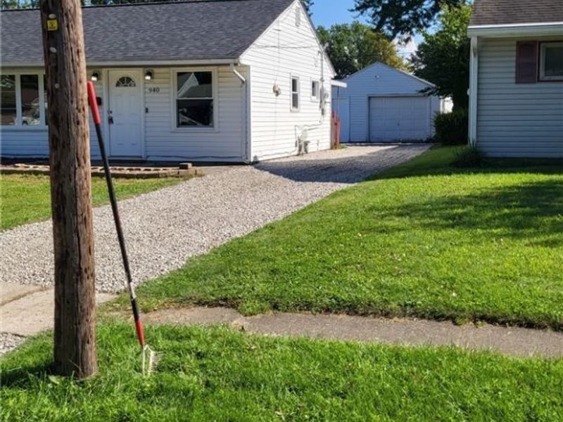 940 Oakwood Drive, Elyria, OH 44035 Photo 13