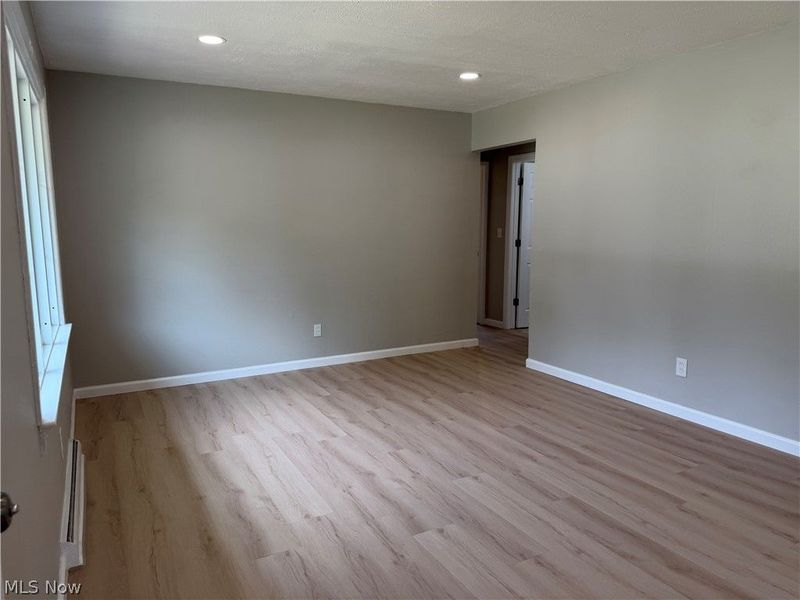 940 Oakwood Drive, Elyria, OH 44035 Photo 6