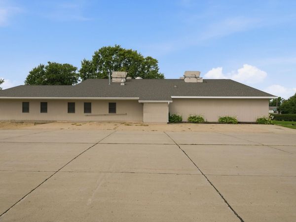 290 1st Avenue NE, Wells, MN 56097
