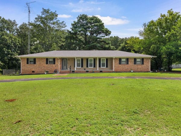 1644 Co Rd 24, Florence, AL 35633