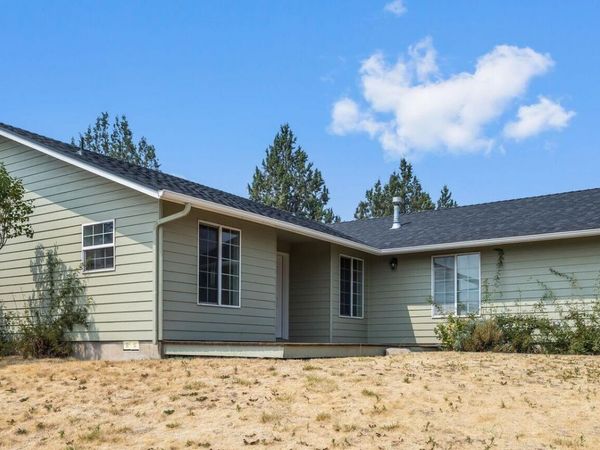 629 SW Deer Ridge Court, Madras, OR 97741