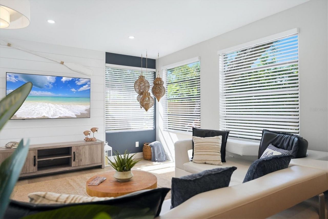 2428 Whippoorwill Circle, Sarasota, FL 34231 Photo