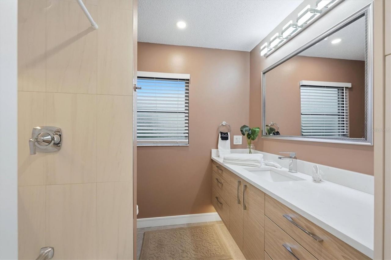 2428 Whippoorwill Circle, Sarasota, FL 34231 Photo
