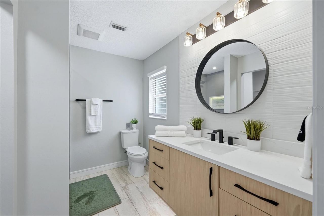 2428 Whippoorwill Circle, Sarasota, FL 34231 Photo