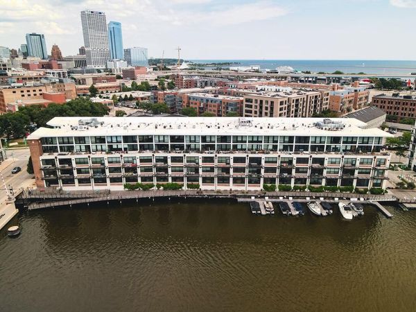 311 E Erie St, Unit 425, Milwaukee, WI 53202