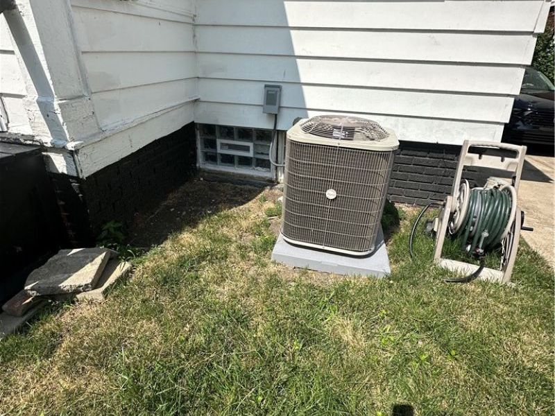 1566 E 204 Street E, Euclid, OH 44117 Photo 7