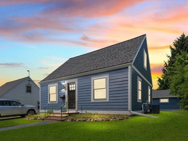 1136 N 8th Ave, West Bend, WI 53090