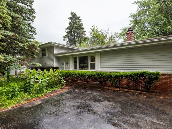 1819 Elmwood Drive , Lindenhurst, IL 60046