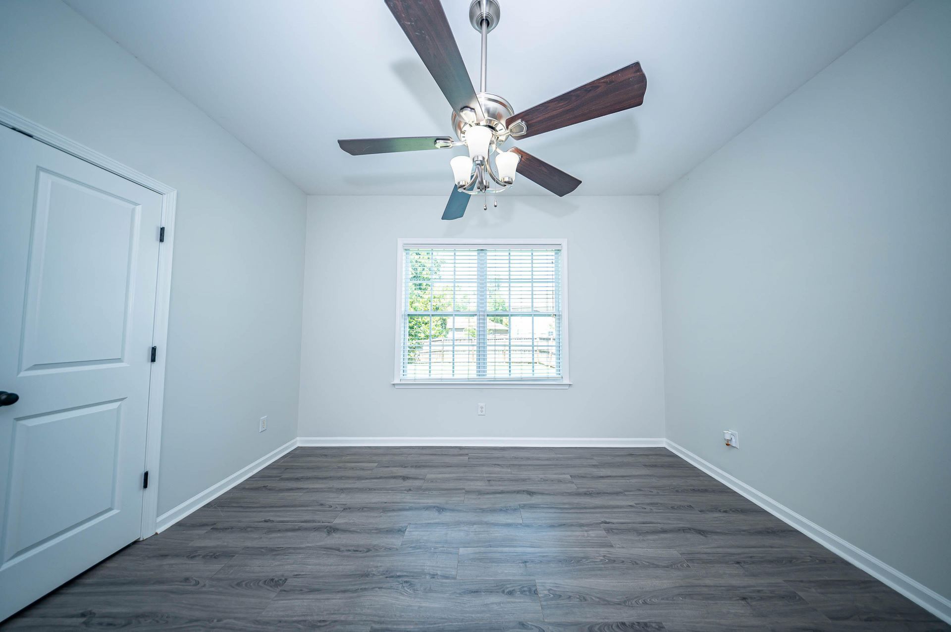 8485 Middle River Way Photo 32