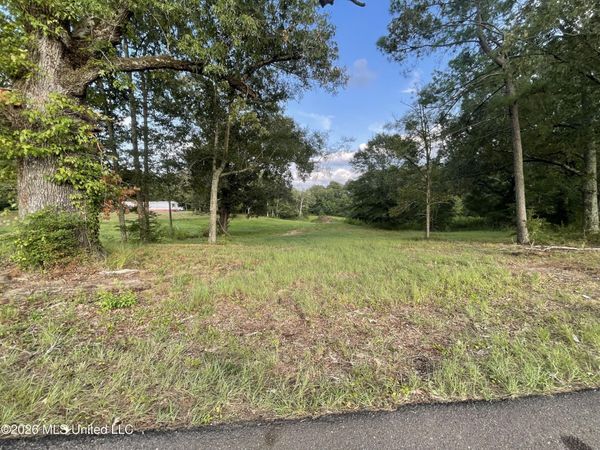 Roberts Lane, Wesson, MS 39191