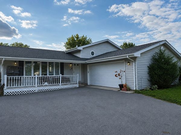 1021 Stonegate Road , New Lenox, IL 60451