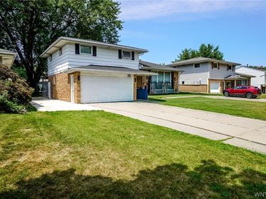 36 Cree Ton Drive, Buffalo, NY 14228