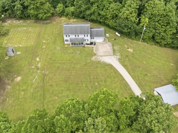 595 California House Road, Petroleum, WV 26161
