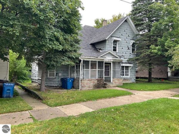 124 Pine Street W, Cadillac, MI 00000