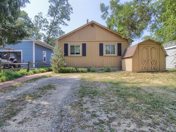 2475 Jackson Boulevard , Highland Township, Mi 48356