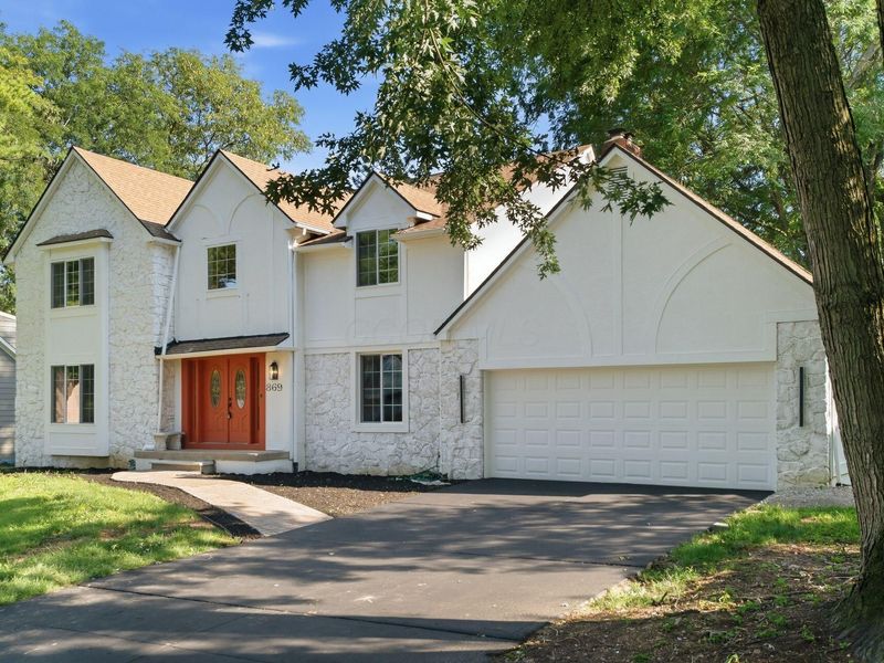 869 Bluff Ridge Drive, Columbus, OH 43235 Photo 1