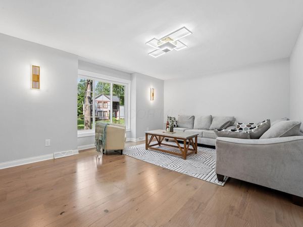 869 Bluff Ridge Drive , Columbus, OH 43235