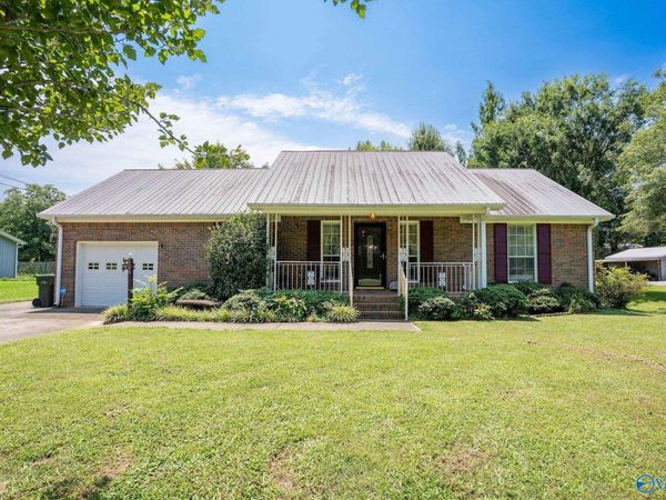 208 Hillsdale Drive, Scottsboro, GA 30757