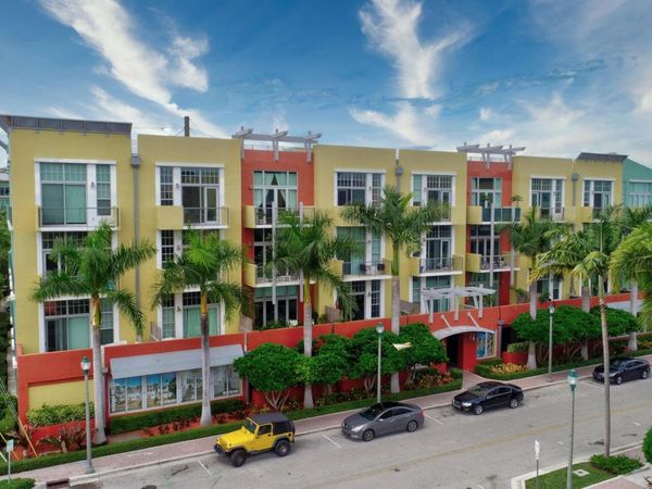 180 NE 4th Avenue, Unit 207, Delray Beach, FL 33483