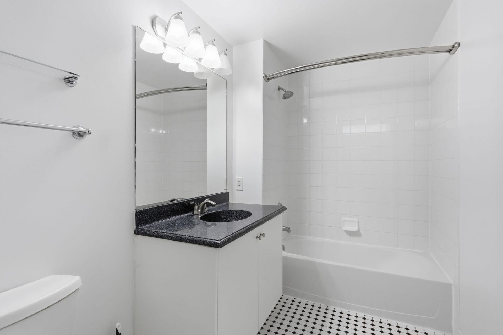 180 NE 4th Avenue, Unit 207, Delray Beach, FL 33483 Photo