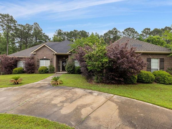 42 Stonegate Dr., Hattiesburg, MS 39402