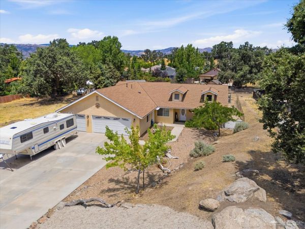 17381 Bold Venture Drive, Tehachapi, CA 93561