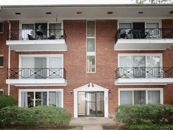 10115 Old Orchard Court , Unit 303, Skokie, IL 60076