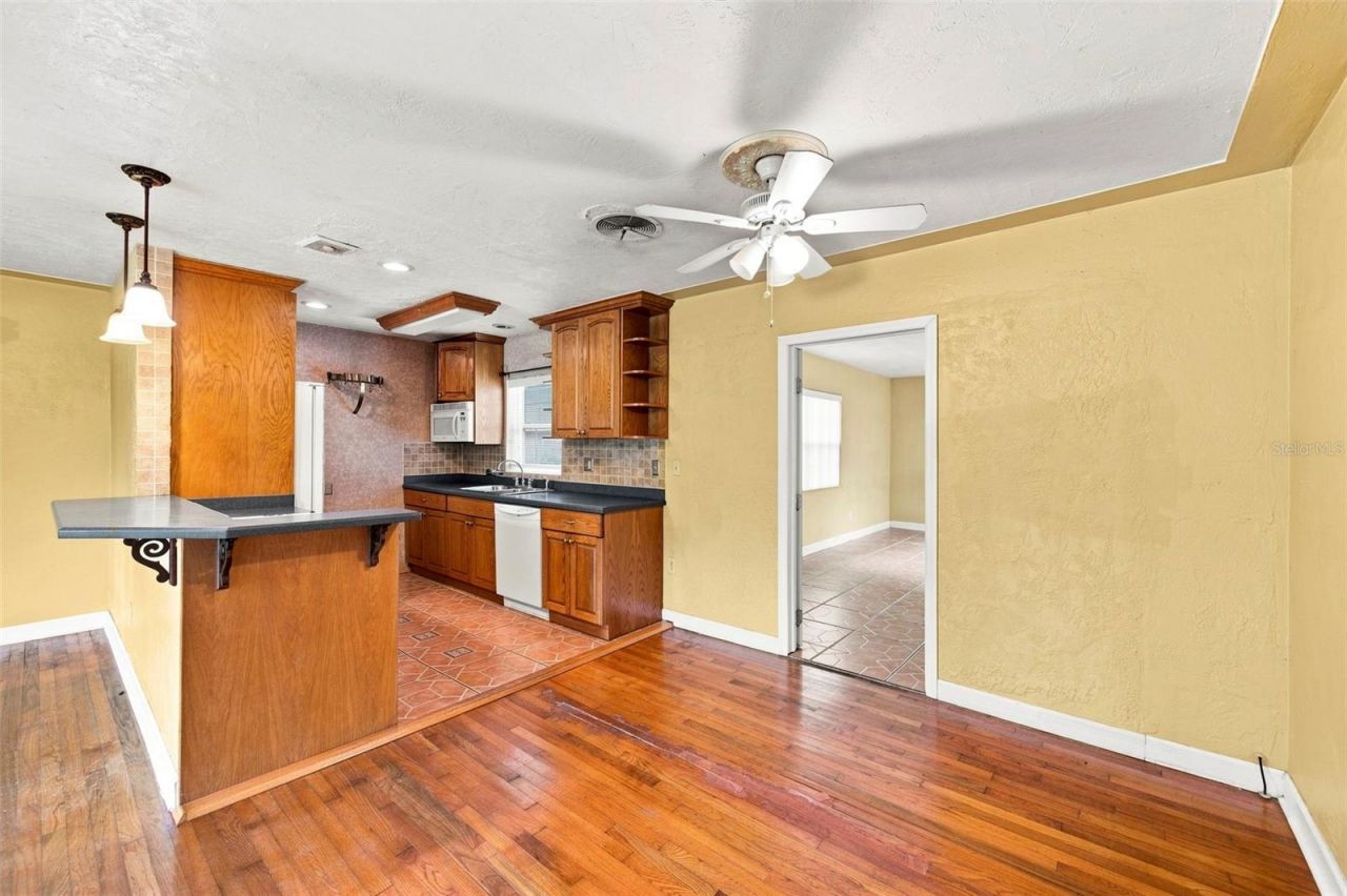 4310 Dr Martin Luther King Jr Street S, Saint Petersburg, FL 33705 Photo