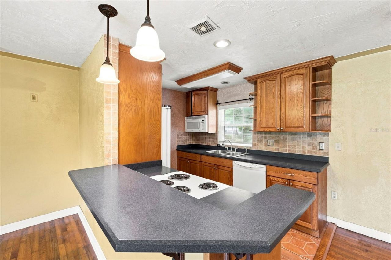 4310 Dr Martin Luther King Jr Street S, Saint Petersburg, FL 33705 Photo