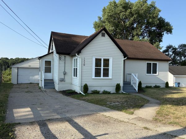 1338 Pannell Avenue NW, Grand Rapids, MI 49504